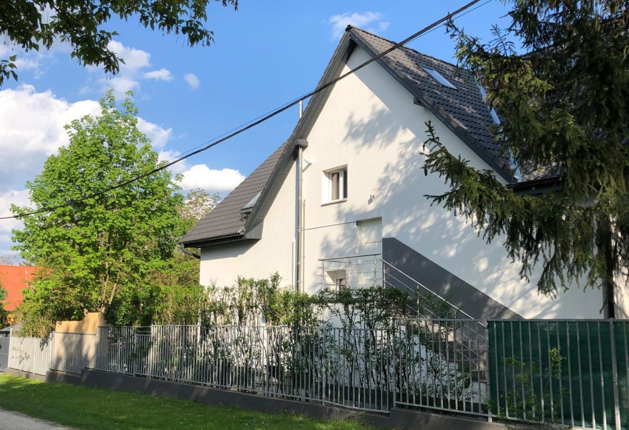 Green Buda Valley: Holiday Home With Garden Budapest Exterior foto